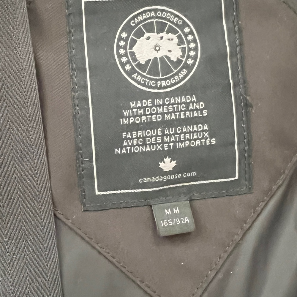 CANADA GOOSE DOWN COAT - Picture 12 of 13